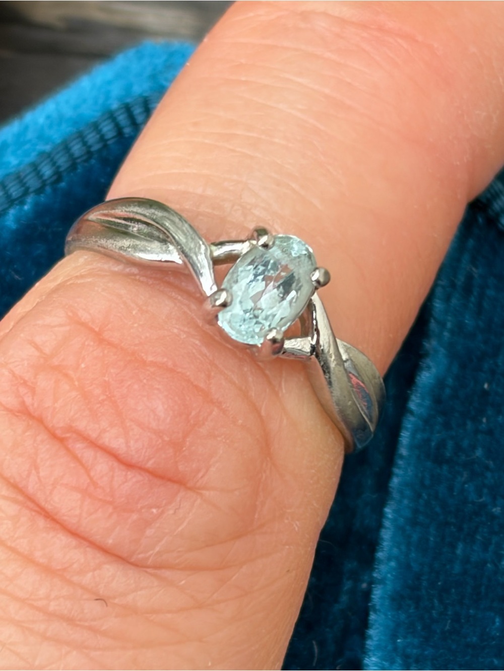 Ross Simons 925 Sterling Sky Blue Topaz or Aquamarine Dainty Ring- Size 6